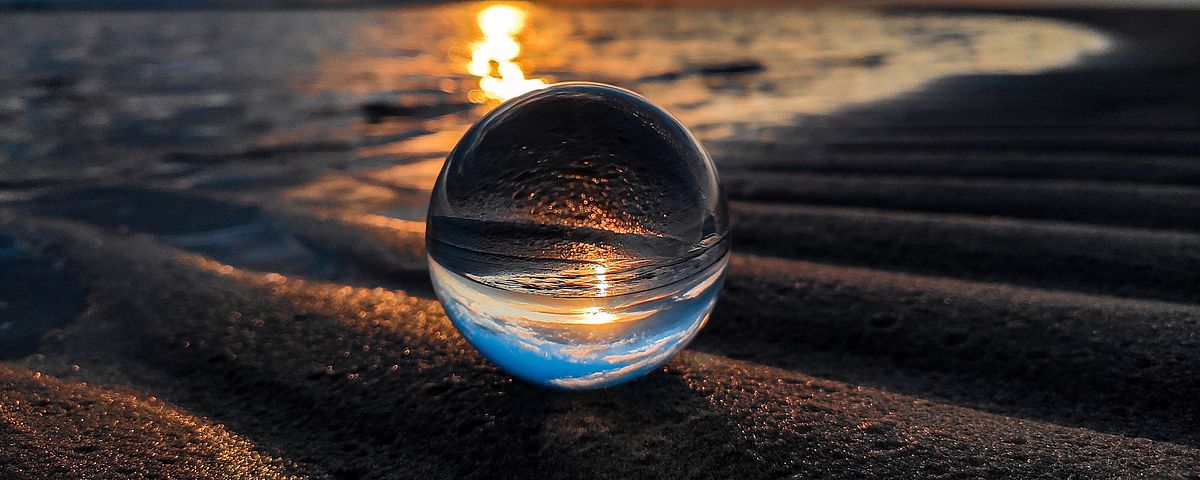 Wasserkugel am Strand