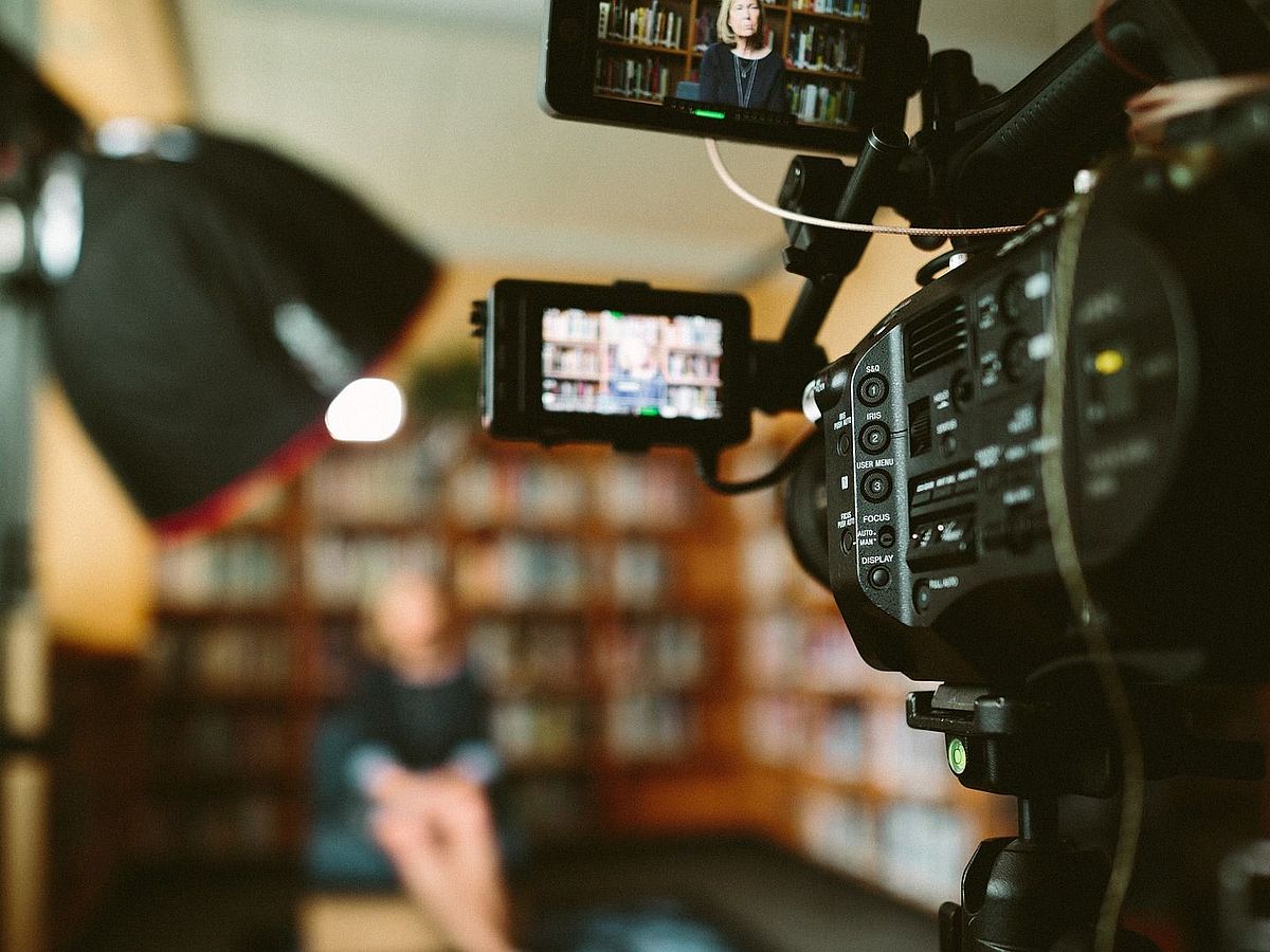 Videoaufnahme in Bibliothek