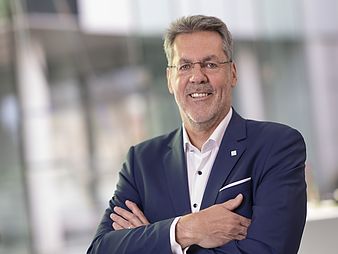 Prof. Dr.-Ing. Matthias Busse verabschiedet sich nach 21 Jahren Busse