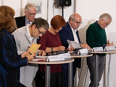 Jury bei der Abstimmung
